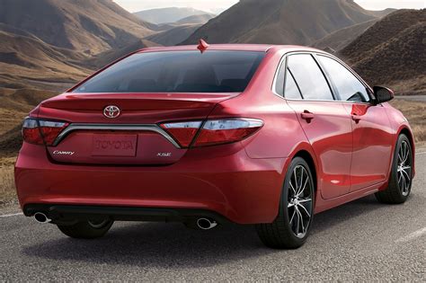 The le wears amber blinkers in the full width of the slashes, while the xle v6. 2015 Toyota Camry LE VIN Check, Specs & Recalls ...