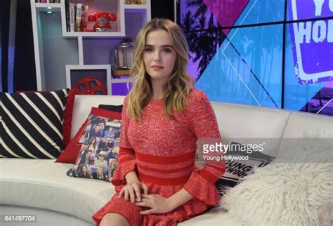 Zoey Deutch Visits Young Hollywood Studio Photos And Premium High Res