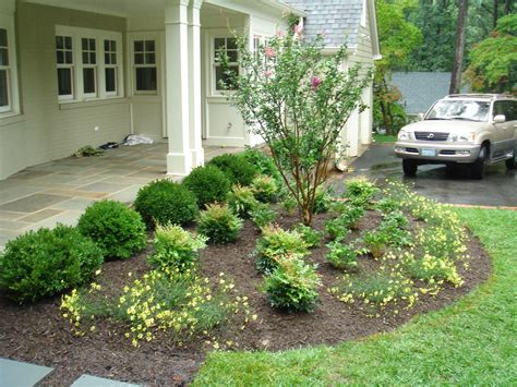 10 Pretty Small Front Yard Landscaping Ideas On A Budget 2022