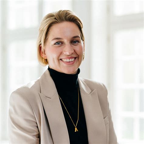 Anna Lena Albermann Online Marketing Managerin Social Media Managerin Musterring