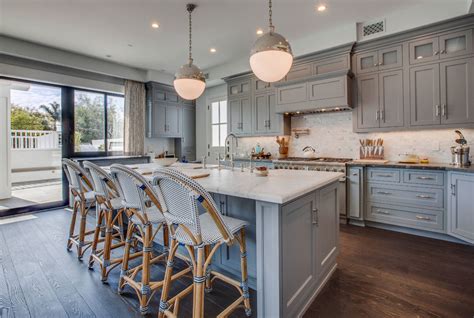 The secret to a fresh color palette for your kitchen is using the right balance of color so that the space doesn't feel cold at all, just refreshing. Design Trend: Blue Kitchen Cabinets & 30 Ideas to Get You ...