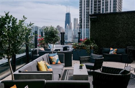 20 Best Rooftop Bars In Chicago 2023 For Every Season