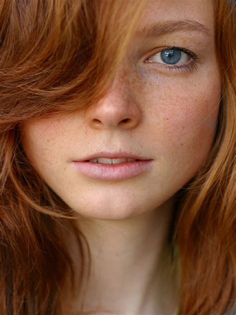 redheadsmyonlyweakness beautiful red hair red hair green eyes beautiful freckles