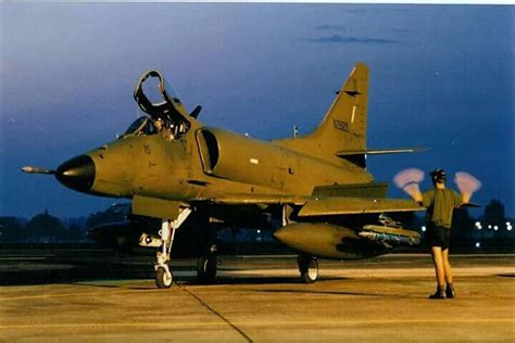 A4k Skyhawk Ex Rnzaf Aviones Militares Motor De Reacción