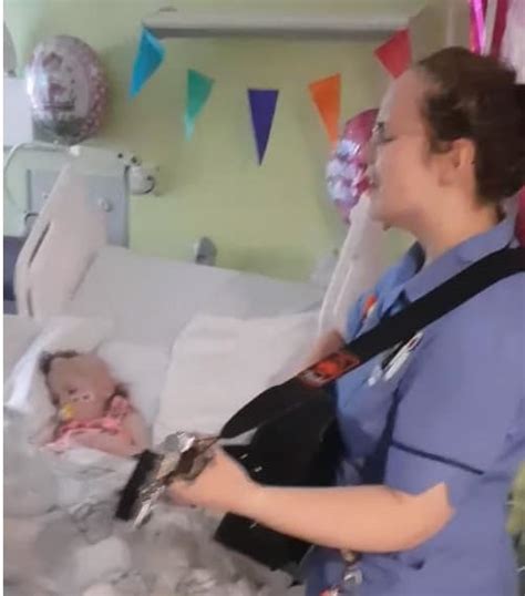 The Power Of Going The Extra Mile Nurse Sings To Patients