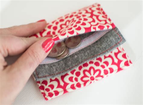 Fold And Stitch Wallet New Tutorial In 2020 Easy Sewing Projects