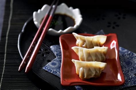 Recipe, dumplings, appetizer, snack, shrimp, gyoza | pickledplum.com Pork Gyozas