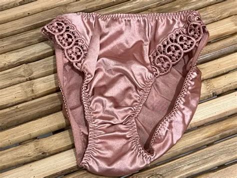 Vintage Olga Second Skin Satiny Stretch 20211 Hi Cut Bikini Panty Sz M