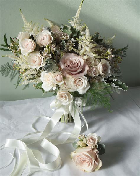 Wild And Natural Bouquet Of Quicksand Roses Pastel Bridal Bouquet