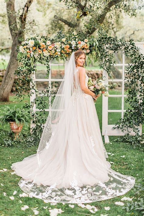 This is because there is no comparison with the soft touch of romance that offers the vegetation of the gardens and flowers of. Ethereal Spring Garden Wedding Ideas | Beautiful bride, Elegant wedding inspiration, Beautiful ...