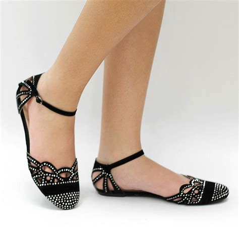 Stylish And Dazzling Flat Footwear For Girls Ohh My My
