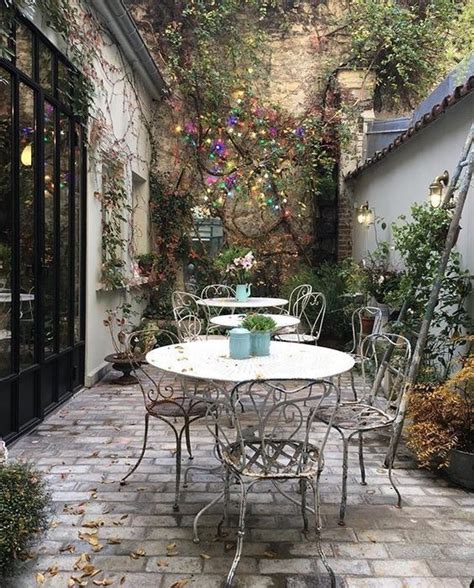 20 Lovely French Courtyard Garden Ideas Sweetyhomee