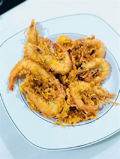 Enjoying a lunch menu with a side dish of shrimp tempura seems quite enjoyable. Resepi Udang Goreng Tepung (Mudah dan Sedap!) - Saji.my