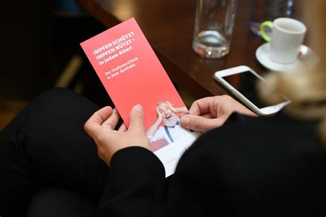 Ab montag, dem 14.6.2021 stellen viele apotheken digitale impfnachweise kostenfrei aus. Impfpass-Check vom 1. bis 19.10. in den Apotheken ...