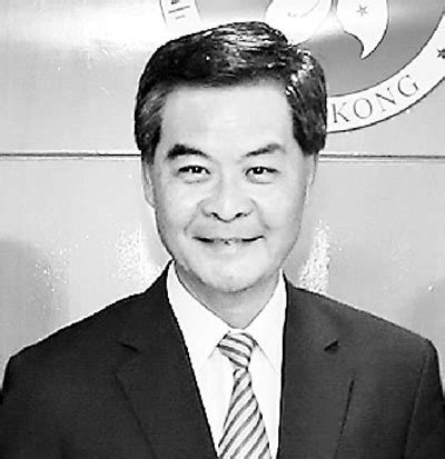 The site owner hides the web page description. 香港候任行政长官梁振英:人心回归是一项长期工作(图)-搜狐滚动