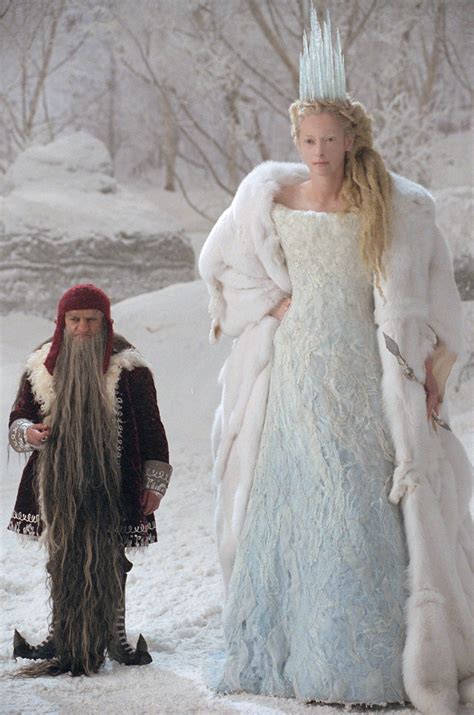 The Lion, The Witch and The Wardrobe - Movie Still | Narnia costumes