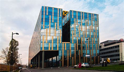 Though it obtained the operating licence in march 2001, and fully operated since july 2001, the bank officially opened on october 12, 2001 during the austrian chancellor wolfgang schüssel's state visit to belgrade. Raiffeisen Bank Corporate Building - Gradina Zemun