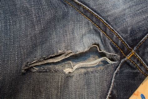Tutorial How To Mend Ripped Jeans Sewing