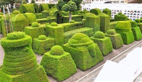Formal French Gardens Curated By Eliot RaffÍt Fresh Romance Architect