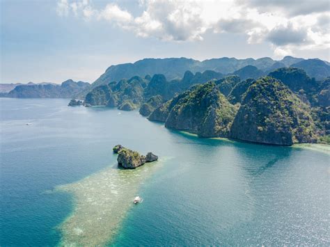 Coron Island Hopping In The Beautiful Lakes And Lagoons And Black