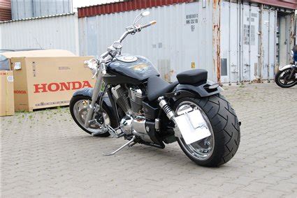 Honda vtx1800 custom shadow engine crash bar guard with built in highway pegs. Umgebautes Motorrad Honda VTX 1800 von Auto-und ...