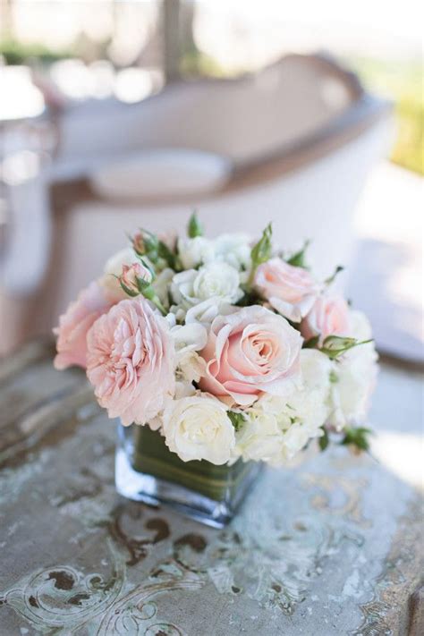 how to pick the perfect wedding florist blush pink compact and centerpieces