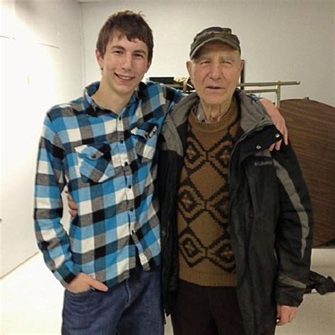 He learned to prospect, pan and operate equipment from his grandfather, who also supported him to become a gold. Parker Schnabel -【Biography】Age, Net Worth, Height, Single ...
