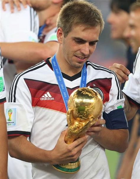 Breaking Germanys World Cup Winning Captain Philipp Lahm Retires From
