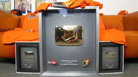 Youtube Golden Play Button 1000000 Subscribers Reward Youtube