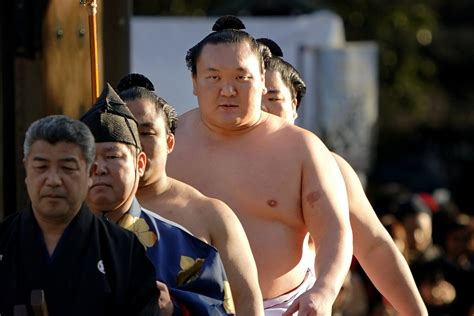 Top Ranked Sumo Wrestler Hakuho Tests Positive For Virus Ap News