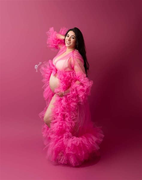 Sweet Girls Maternity Photo Outfits Monica Bellucci Photo Bridal