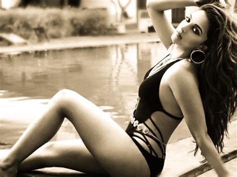 22 Best Kiara Advani Hot Images Bikini Pocs Will Take Your Breath Away
