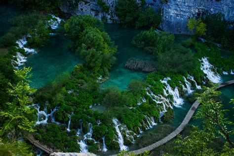 A Hot Tourist Attraction In Croatia Spectacular Plitvice Lakes All