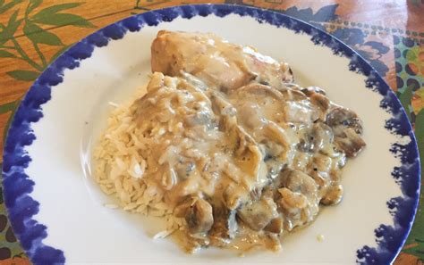Recette de Escalopes de poulet crème champignons moutarde