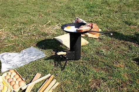 Quinn breaks down the steps of how to build a rocket stove in this part 1 of a 3 part series. DIY Rocket Stove Designs - DIY - MOTHER EARTH NEWS