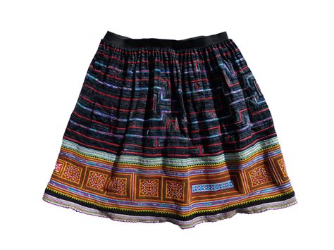 hmong-skirt-for-that-special-occasion-why-not-wear-a-skirt-with-deep-traditional-significance