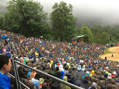 Die schwyzer hatten die nicht leichte aufgabe die acht gewonnenen kränze von burgdorf zu verteidigen. Brünigschwinget - Jodlerklub Sarnen