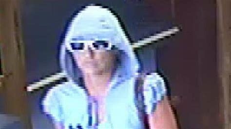 Fbi Offers Reward In Search For Female Bank Robber Kansas City Star