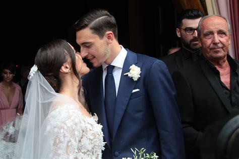 Noi in prima linea abbiamo ricevuto attacchi perché qualcuno che dovrebbe metterci la faccia, fondamentalmente il ministro della salute, non l'ha fatto. Matrimonio Darmian, il "sì" a Rescaldina - Corriere.it