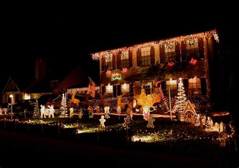 But if you haven't joined in on the reindeer games or your decorations could use a bit of updating, don't fret. Best Outdoor Christmas Decorations for Christmas 2014 - Starsricha