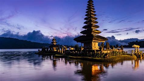 Tempat Wisata Eksotis Di Indonesia Yang Wajib Dikunjungi Shiveringground
