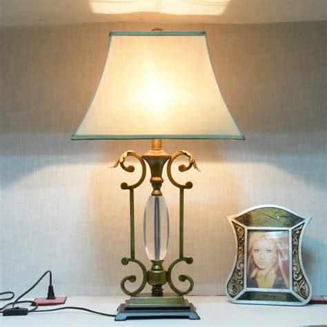 Modern American Luxury Metal Decorative Table Lamp K9 Crystal Living