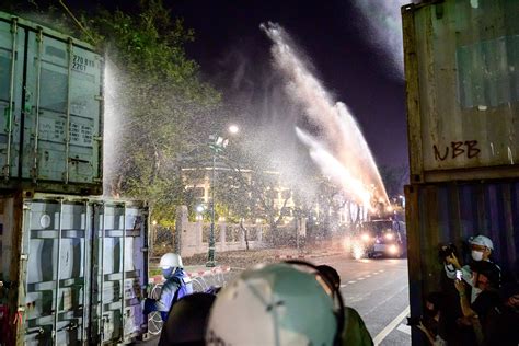 Thai Police Use Tear Gas Rubber Bullets To Break Up Protest Bloomberg