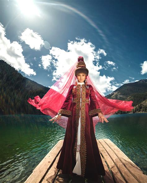 Казахская национальная одежда женская 66 фото