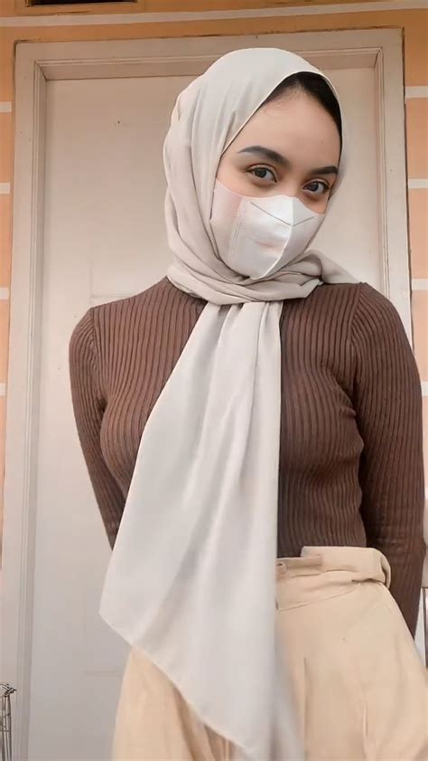 Mau Crottt Ya Kamu Shared By Ruirui~ On We Heart It Beautiful Hijab Girl Hijab Hijabi Girl
