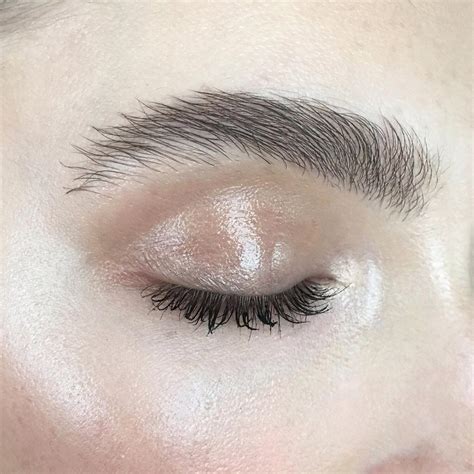 What Is Bushy Eyebrow Look And How To Do It Makeup Trend Dissection