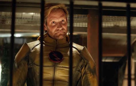 the reverse flash taunts barry in new flashpoint preview clip from the flash season 3 premier