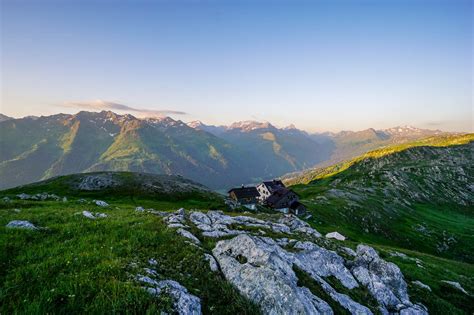 Hut To Hut Hiking In Austria 10 Essential Tips Moon And Honey Travel