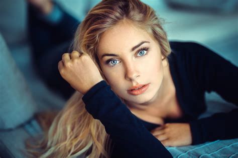 Woman Model Blonde Girl Guitar Blue Eyes Wallpaper