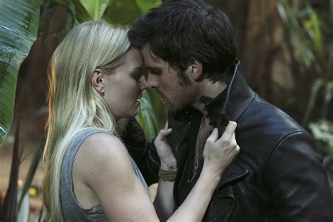 Emma Swan And Captain Hook Once Upon A Time Photo 35948224 Fanpop